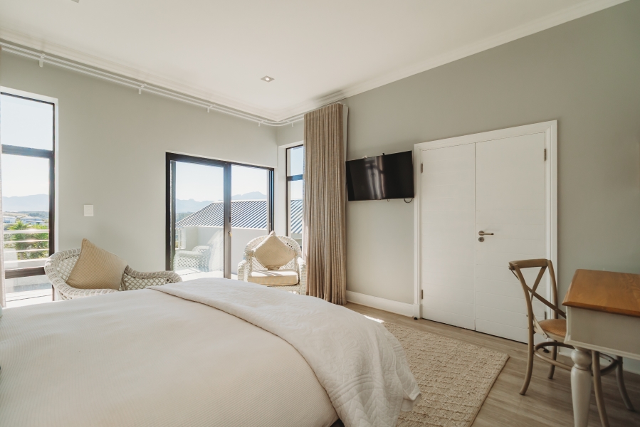 4 Bedroom Property for Sale in Herolds Bay Western Cape
